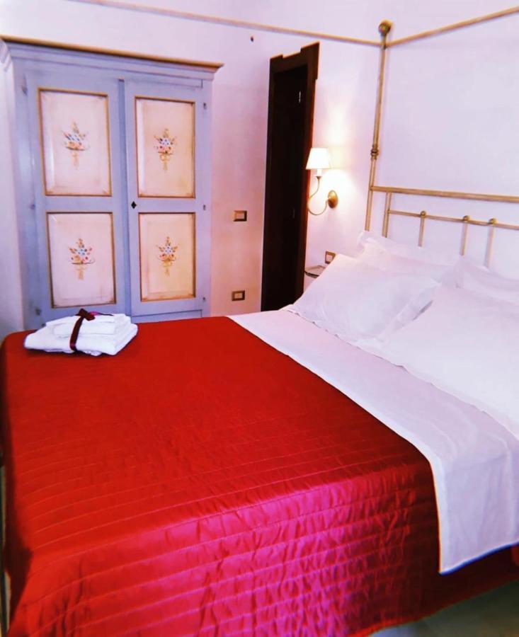 レッチェ Lo Scrigno Barocco Bed & Breakfast エクステリア 写真