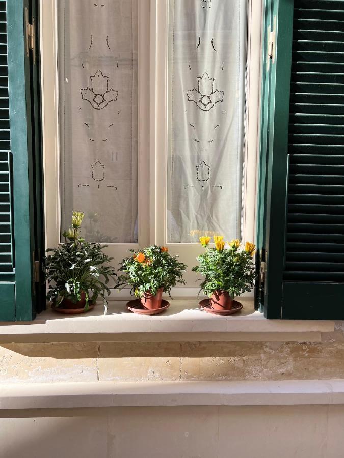レッチェ Lo Scrigno Barocco Bed & Breakfast エクステリア 写真