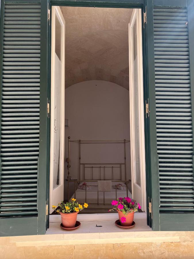 レッチェ Lo Scrigno Barocco Bed & Breakfast エクステリア 写真